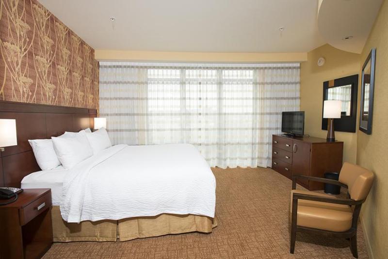 Hotel Courtyard By Marriott Midtown/rookwood 3*