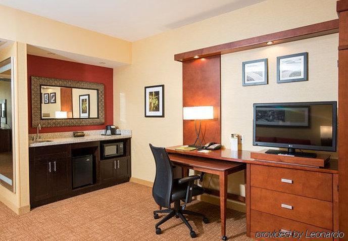 Courtyard By Marriott Midtown/rookwood